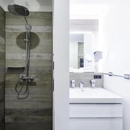 Cook - 2 Schlafzimmer, 2 Baeder, Boddenblick & Sauna * Wustrow (Fischland)